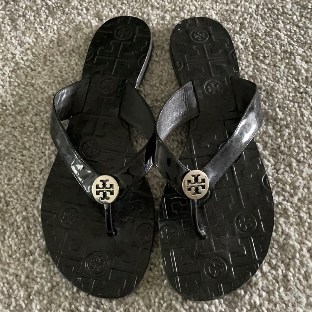Tory Burch Sandals- black w silver hardware